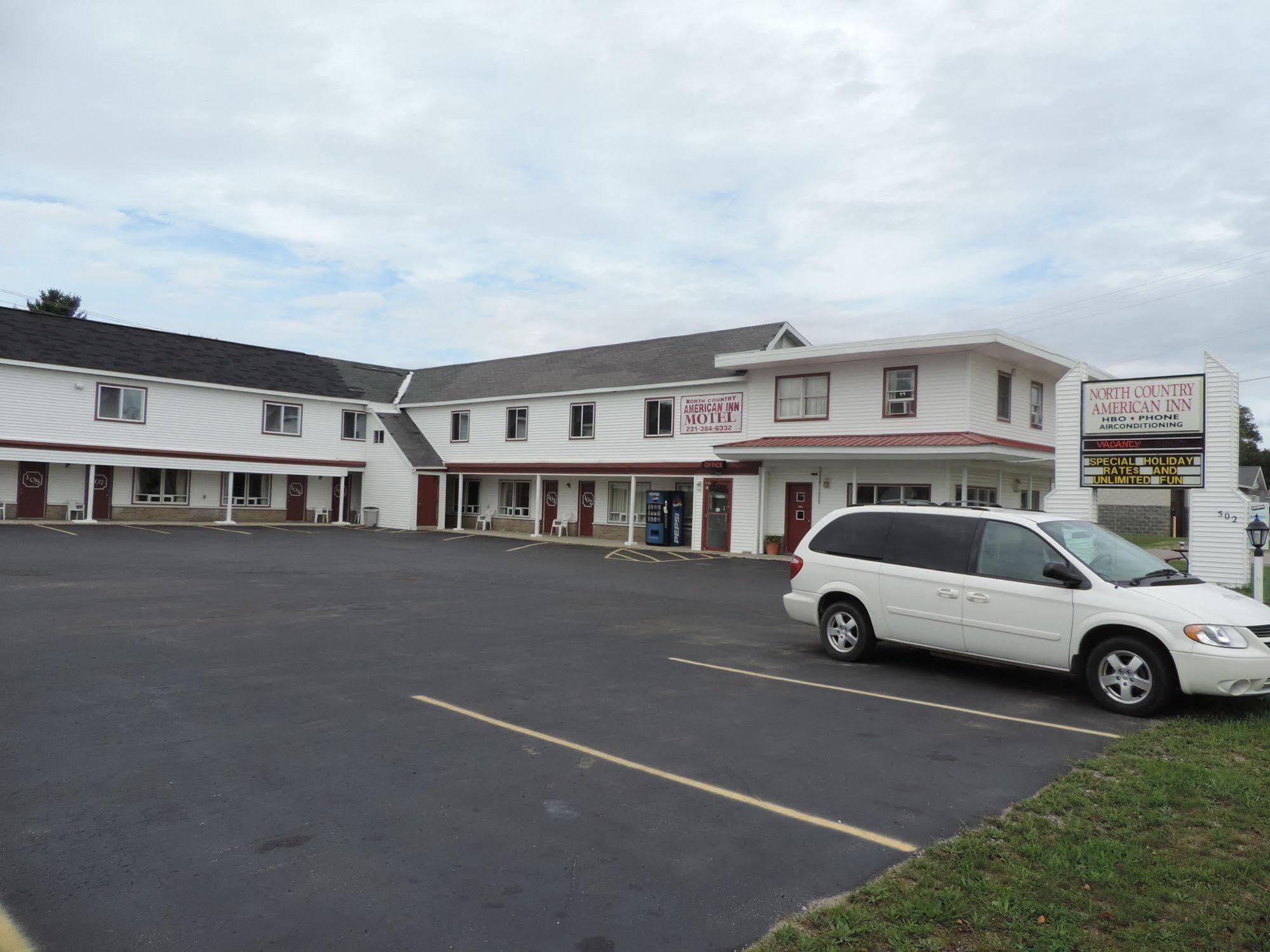 North Country American Inn Kalkaska Exterior foto