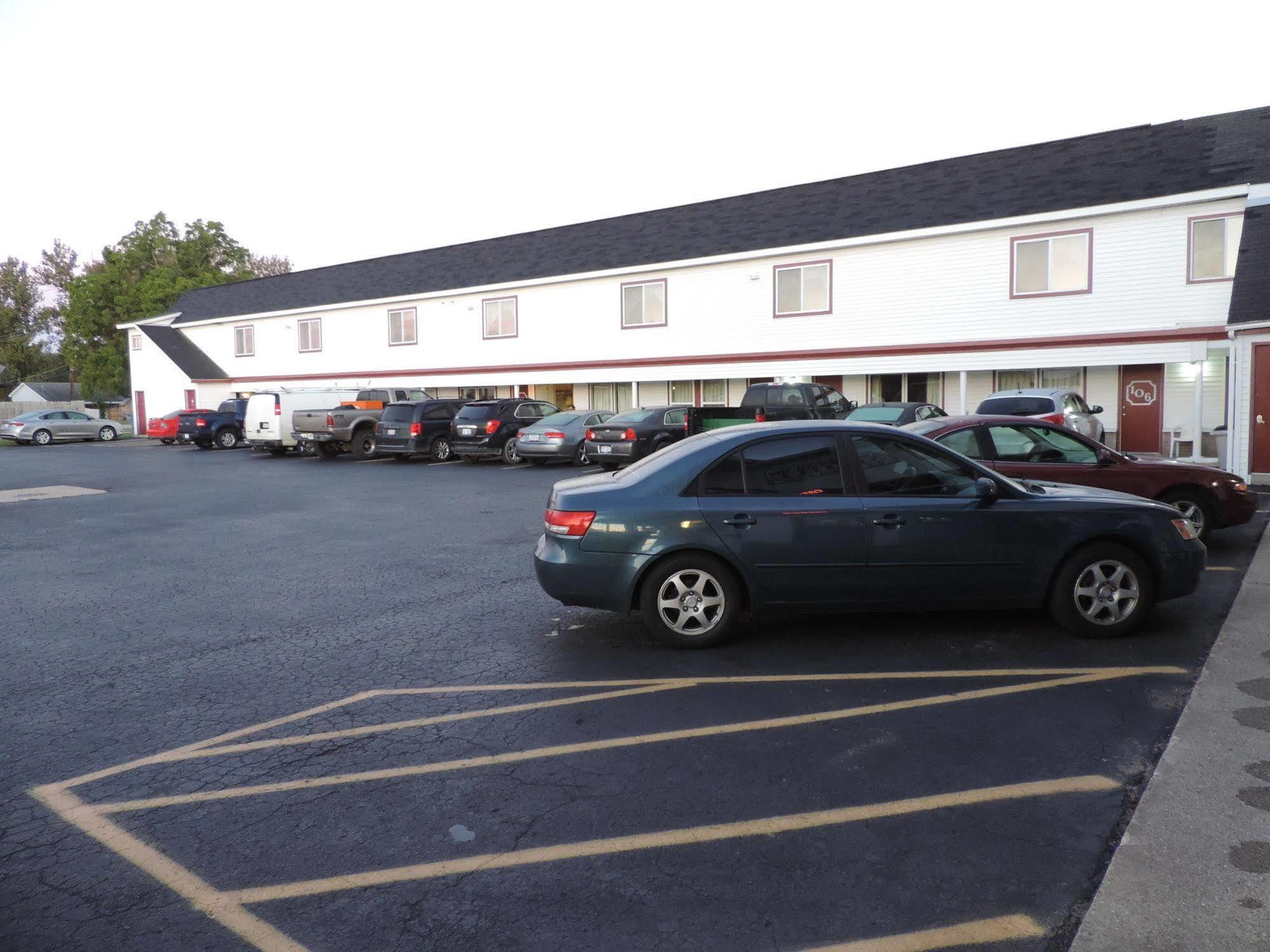 North Country American Inn Kalkaska Exterior foto